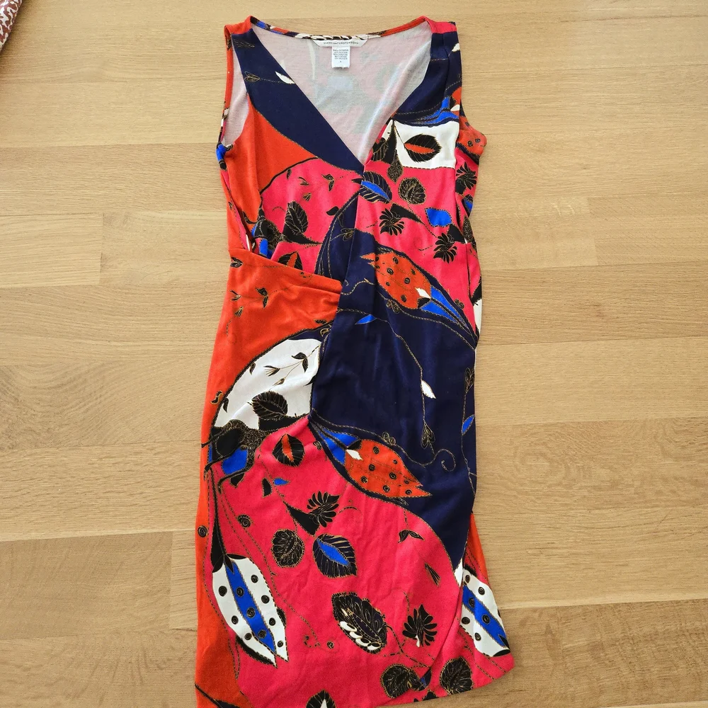 Diane Von Furstenberg Elegant Lonnie Faux Wrap Dress - Picture 3 of 7